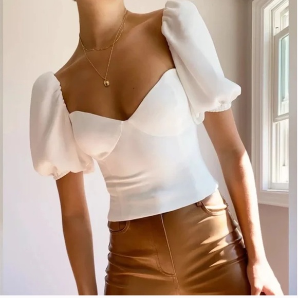 Aritzia Tops - Wilfred Novella Shortsleeve Blouse in Light birch